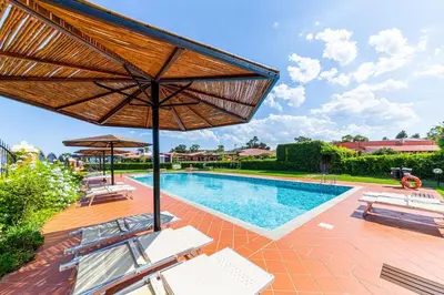 Piscina di Hotel L'Esagono o nelle vicinanze