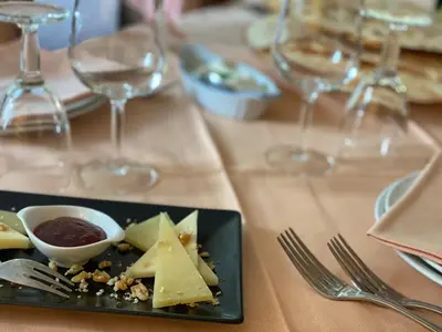 Cibo presso la locanda o nelle vicinanze