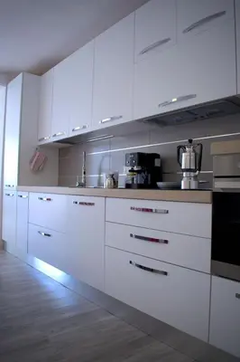 Cucina o angolo cottura di Purple Flower Suite Apartment