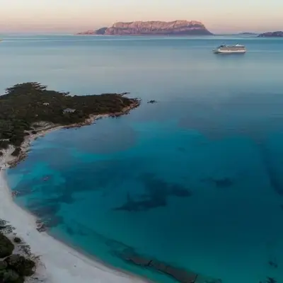 Spiaggia Bianca Pedra Rosa - Your House in Sardinia