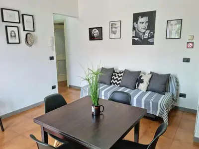 Area soggiorno di Home of Fame - home gallery with fully equipped kitchen, separate entrance, free parking
