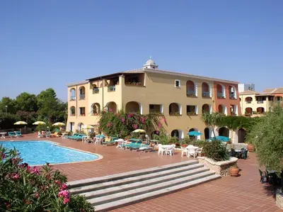 Piscina di Nicolaus Club Torre Moresca o nelle vicinanze