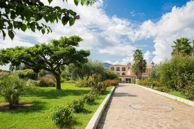 Giardino di Club Hotel Marina Beach
