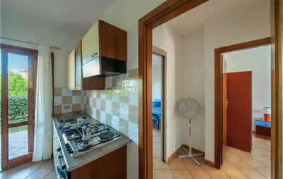Cucina o angolo cottura di Amazing Apartment In San Teodoro Ot