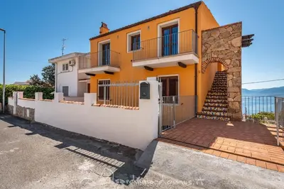 Paesaggio naturale nelle vicinanze della casa vacanze