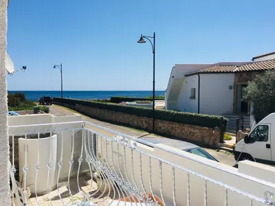 Vista generica sul mare o vista sul mare dall'interno dell'appartamento