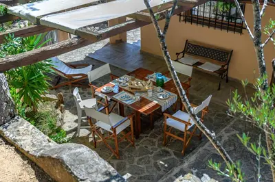 Balcone o terrazza di Villa Gaviel, villa con accesso diretto al mare