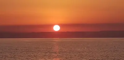 Alba o tramonto visti dall'interno della casa vacanze o dai dintorni