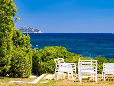 Paesaggio naturale nelle vicinanze della villa