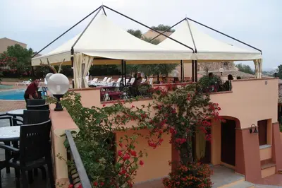 Piscina di Residence Li Troni o nelle vicinanze