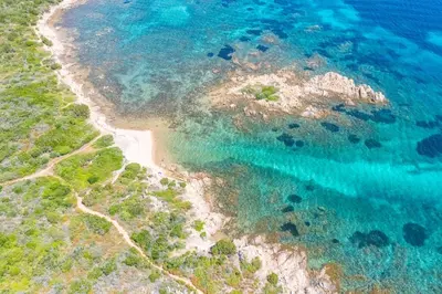 Paesaggio naturale nelle vicinanze della villa