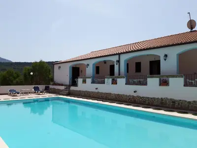 Piscina di Hotel Valle del Cedrino o nelle vicinanze