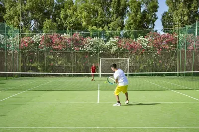 Attività di tennis o squash presso l'hotel o nelle vicinanze