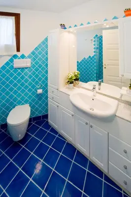 Bagno di Villa Adele, con piscina a 700 mt dal mare