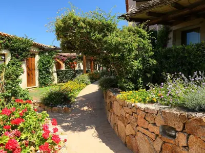 Giardino di Holiday Home Corbezzolo 9 - Vista Village by Interhome