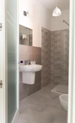 Bagno di Intra Rooms