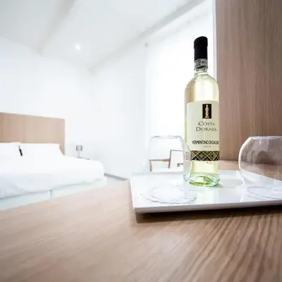 La Promenade Rooms & Suites