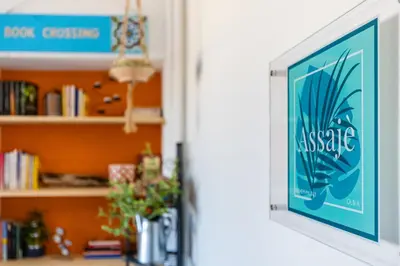 Certificato, attestato, insegna o altro documento esposto da Assajè Guestroom