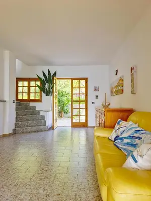 Area soggiorno di Villa Papiyon - Accesso privato alla spiaggia