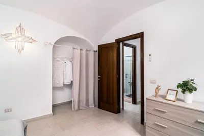 Bagno di Domo Mea Terra e Domo Mea Chelu - Comfort nel centro storico di Orosei
