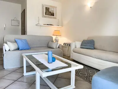 Area soggiorno di Apartment Lentischio by Interhome