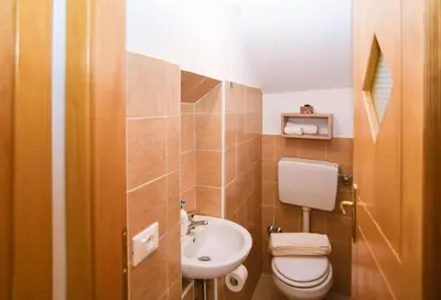 Bagno di Casa Marta IUN Q1985