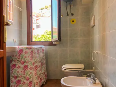 Bagno di Appartamento vista mare Coghe Fae - Ammentos Posada