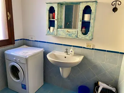 Bagno di Holiday House Olbia Downtown (giardino e ingresso indipendente)
