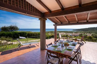 Paesaggio naturale nelle vicinanze della casa vacanze