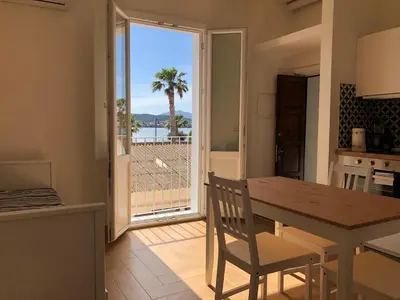Cucina o angolo cottura di La Finestra sul Porto Golfo Aranci