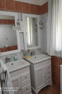 Bagno di MONOLOCALE YELLOW