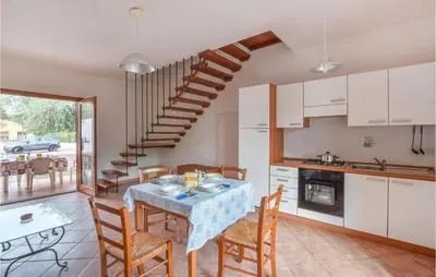 Cucina o angolo cottura di 2 Bedroom Stunning Home In Straulas