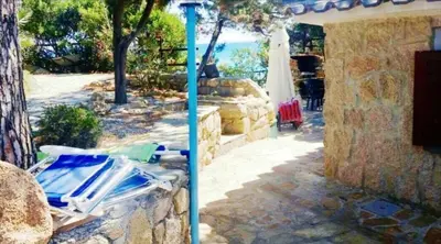 Piscina di Villa Vera trifamigliare con ingresso diretto 20 mt al mare clima wi-fi bbq o nelle vicinanze