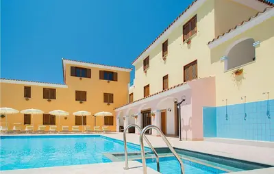 Piscina di Mono 2 o nelle vicinanze