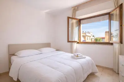 Letto o letti in una camera di Dimoras 3BR City Center Balcony & Parking SF