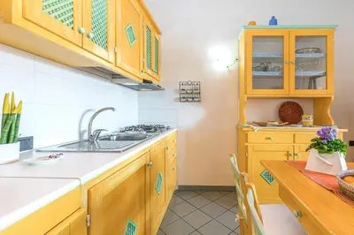 Cucina o angolo cottura di Casa Pitti 200m From The Beach - Happy Rentals