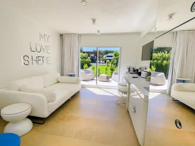 Area soggiorno di Holiday Home House Boat Large by Interhome