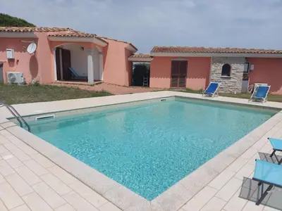 Piscina di villetta Gallura 13 o nelle vicinanze