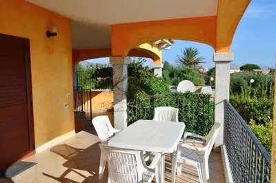 Balcone o terrazza di ISS Travel, Ponderosa Terrace - centrally located 2-bedroom apartment with aircondition