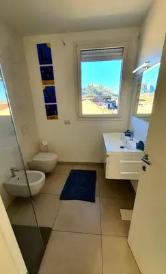 Bagno di Appartamento Delfino Bianco