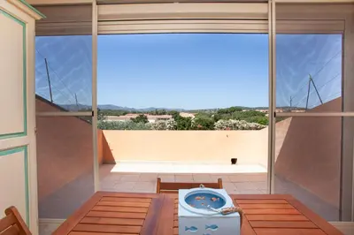 Balcone o terrazza di Porto Coda Cavallo Beach House a 300 mt dal mare, con terrazza panoramica