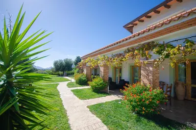 Giardino di HOTEL Essenza di Mirto