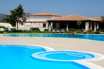 Piscina di Le Tre Querce o nelle vicinanze