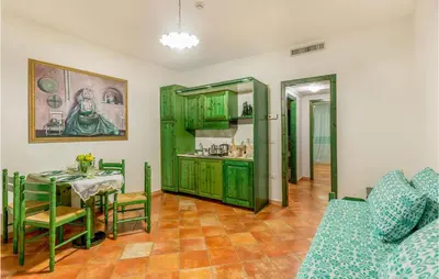 Cucina o angolo cottura di 1 Bedroom Amazing Apartment In Orosei