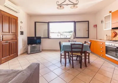 Cucina o angolo cottura di Comodità di una recente costruzione con posto auto
