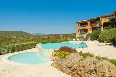 Piscina di Appartamento Smeralda - SHERDENIA Luxury Apartments o nelle vicinanze