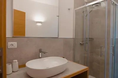 Bagno di Rooms, affittacamere Maksim