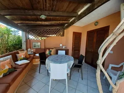 Area soggiorno di CASA SIBILLA bi-locale con terrazza a 60 metri dal mare