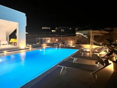 Piscina di Villa Lorisa o nelle vicinanze