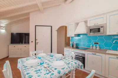 Cucina o angolo cottura di Celeste House With Pool - Happy Rentals